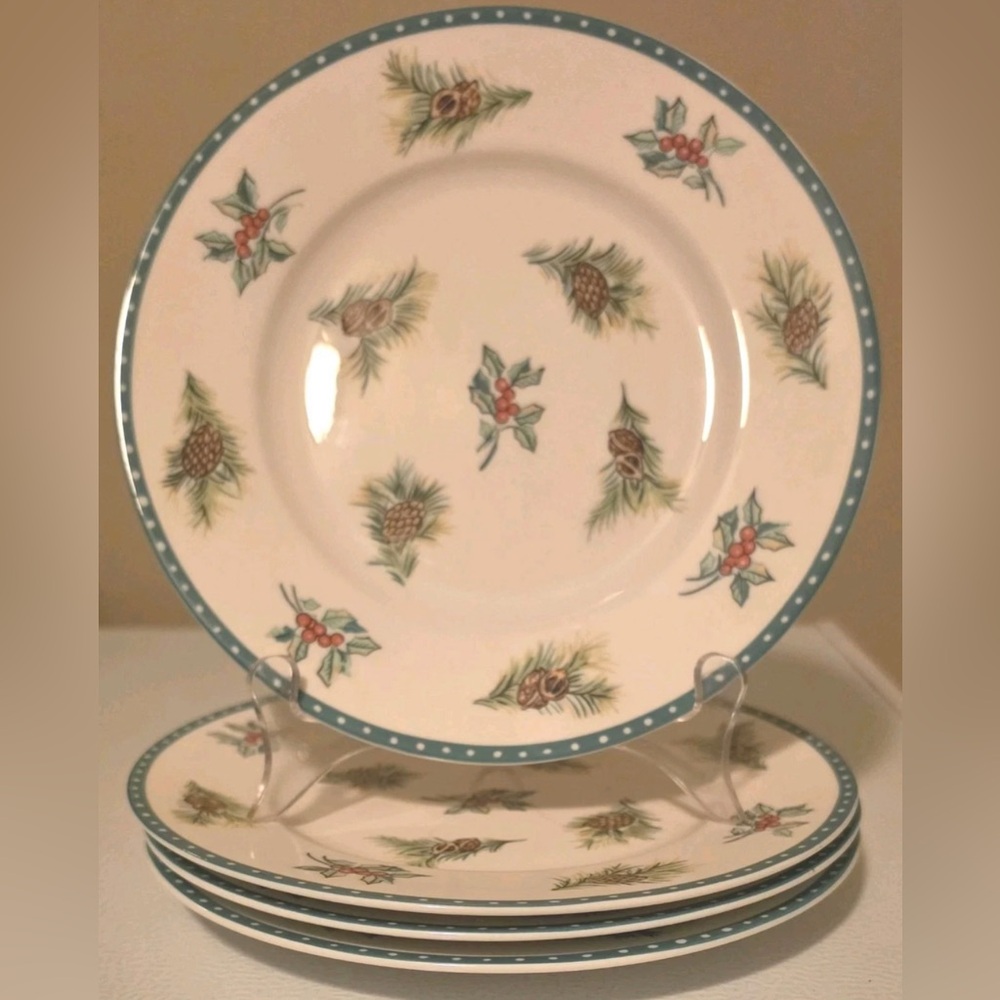 Set of 4 Mikasa Christmas Wish Holly Berries & Pine Cones 8.5" Salad Plates